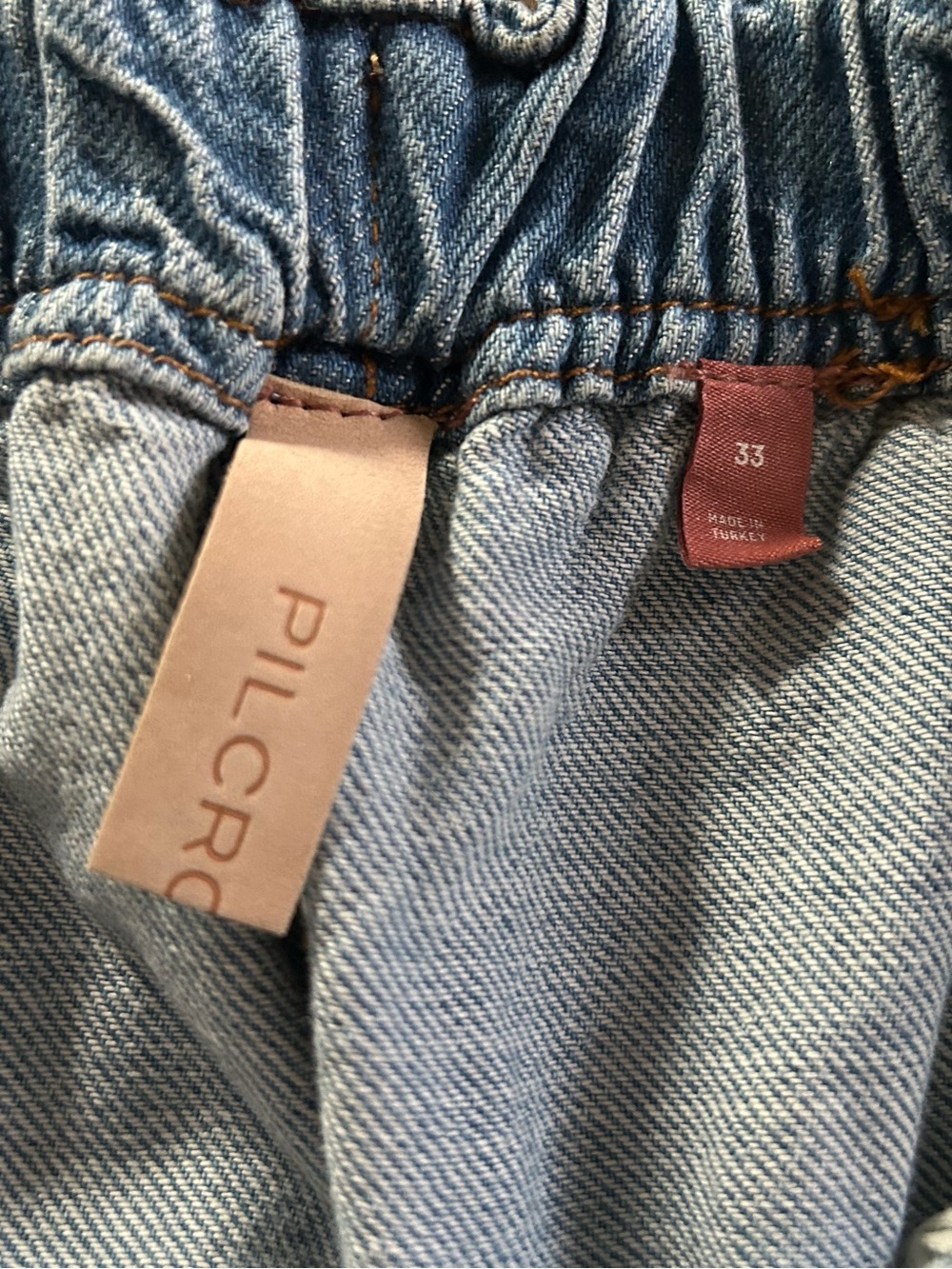 Pilcro Anthropologie Light Blue Cuffed Balloon Denim Boyfriend Jeans - EUC Sz 33 - Picture 3 of 8